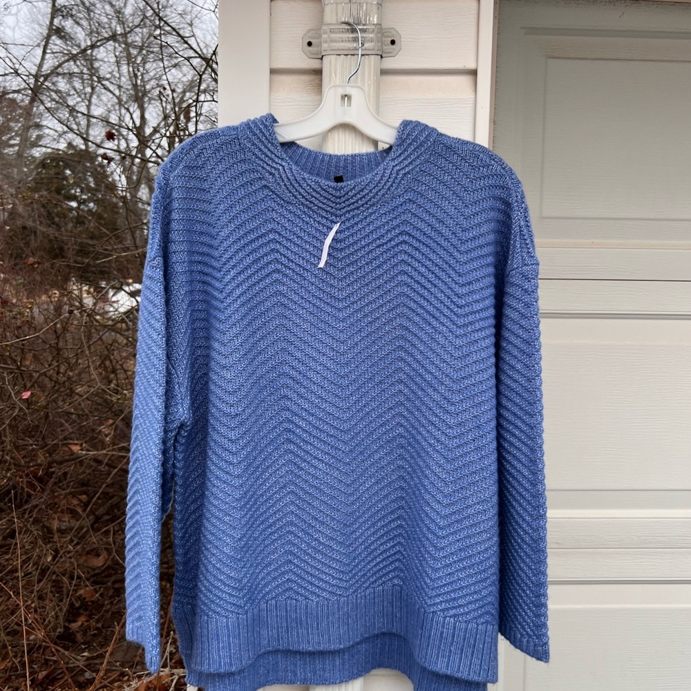 NWT Talbots Gorgeous Blue With White Chevron Weave Long Sleeve Sweater